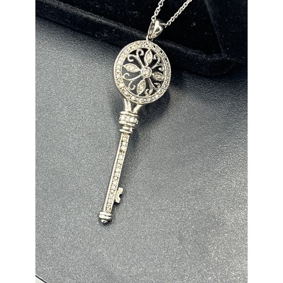 925 Sterling Silver Stamped Genuine Diamonds Floral Key Motif Chain Necklace - Picture 4 of 8